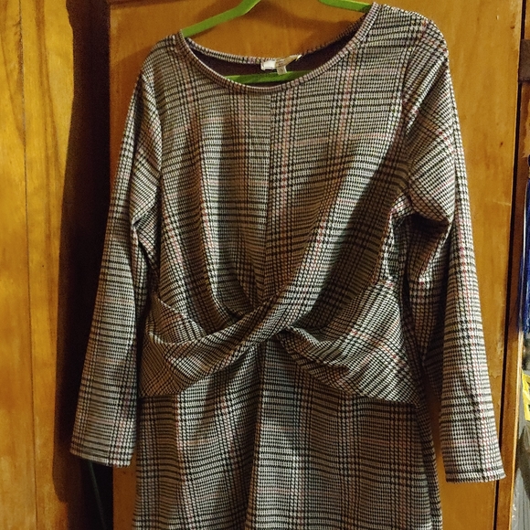 ❤NWT Plaid Cross Front LS Dress - Picture 2 of 8